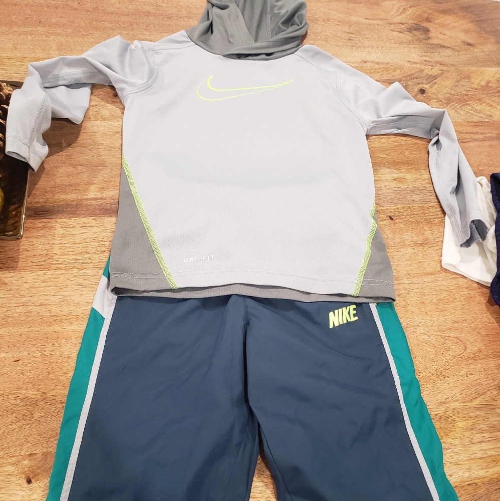 Nike windbreaker set for boys